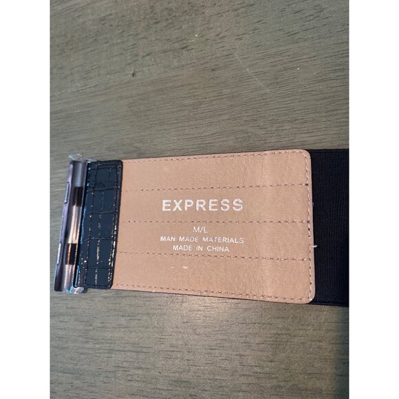 Express M/L Black Croc Texture Stretch Belt With Silver Clasp Closure - Picture 4 of 6